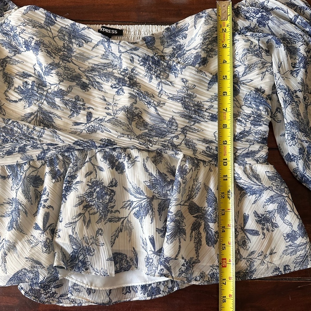 Express Blue & White Cropped Floral Peplum Blouse – XL - Picture 4 of 5